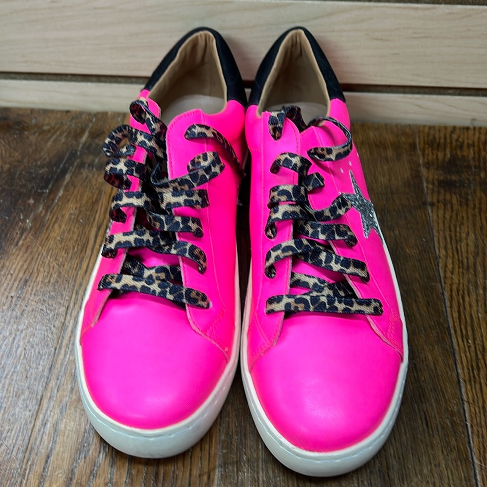 Size 10 sneakers Mi,Mi